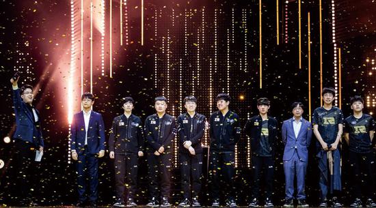 AOC爱攻Pro34英寸QDOLED带鱼屏正式发布